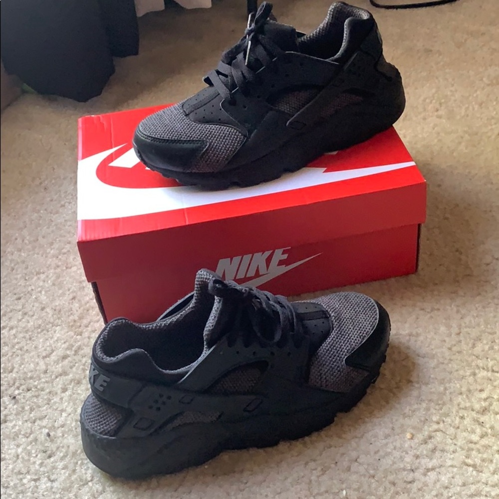 Kids Nike huarache Black